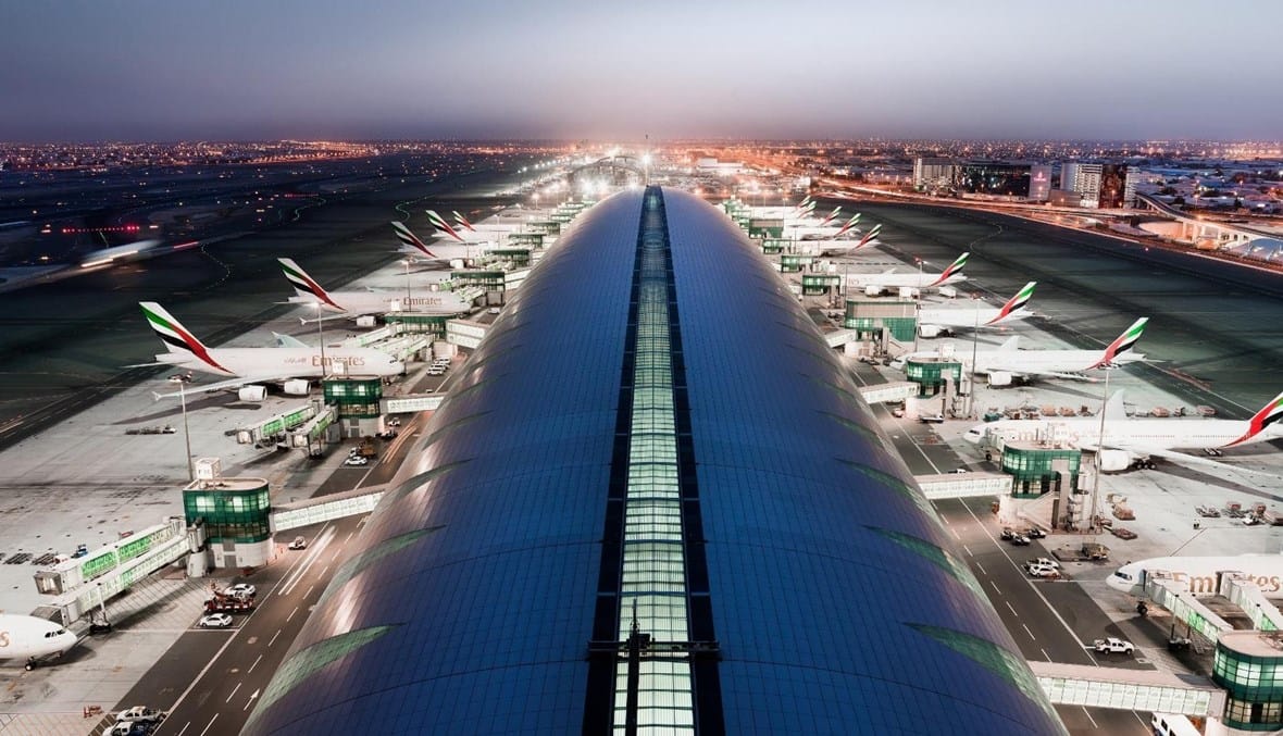 الإمارات بعد أسبوع على العاصفة... مطار دبي يعاود حركته الطبيعيّة وفتح معظم الطرق